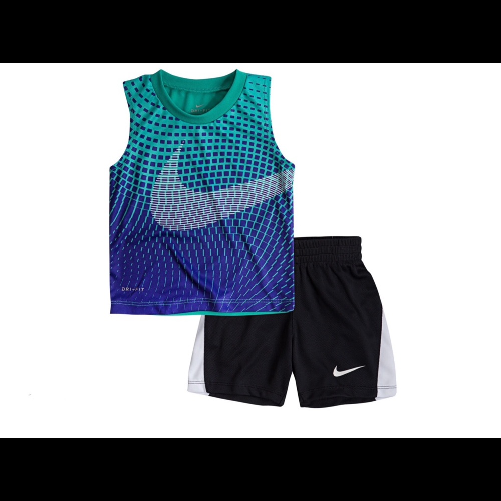 Boy’s Nike shorts set NWT various size